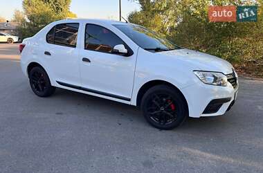 Седан Renault Logan 2019 в 