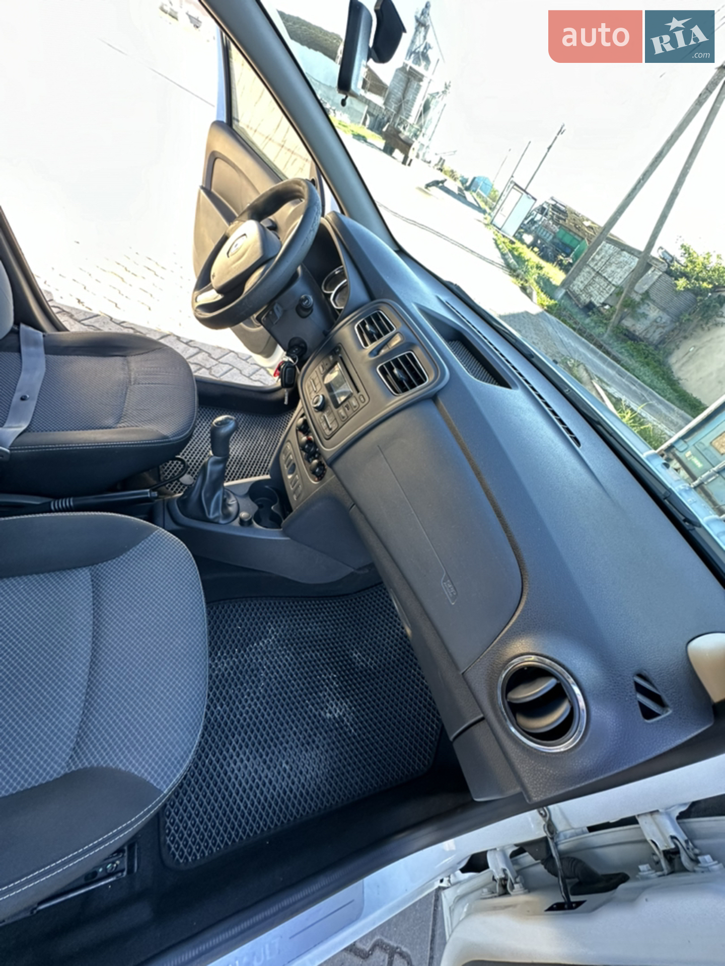 2016 Renault Logan - мініатюра 27