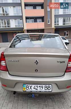 Седан Renault Logan 2010 в 