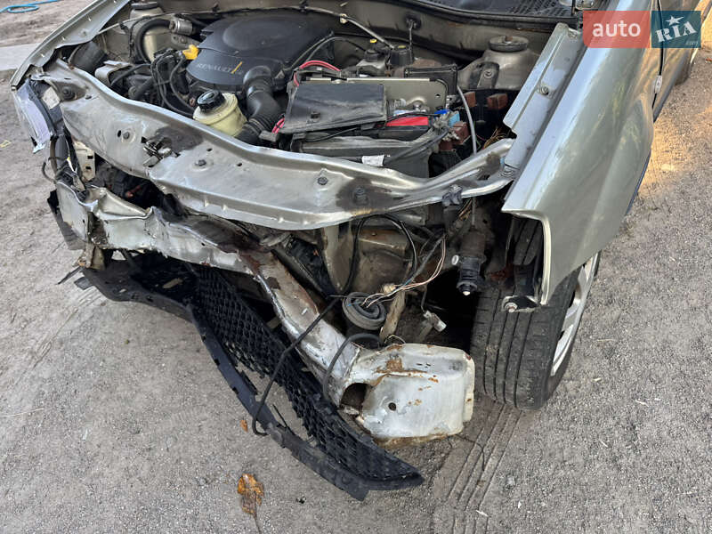 Седан Renault Logan 2011 в Бобрику