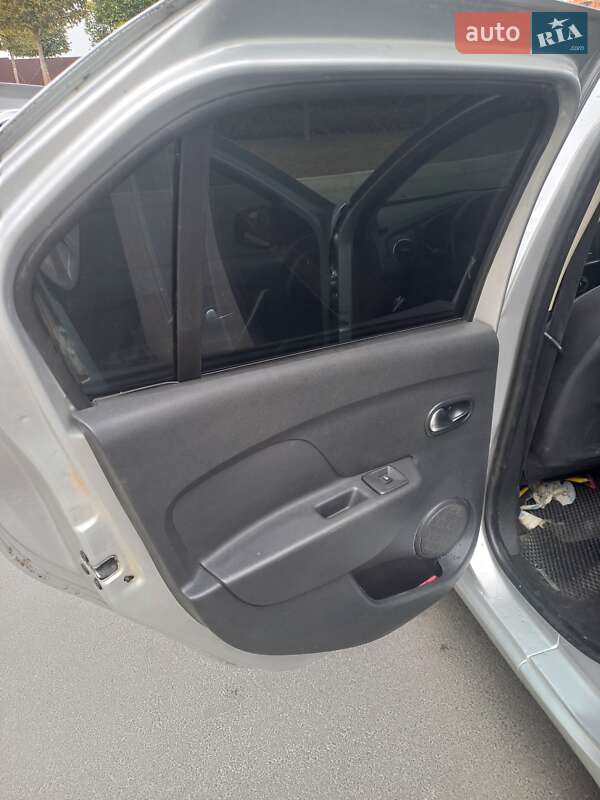 Седан Renault Logan 2018 в Умани