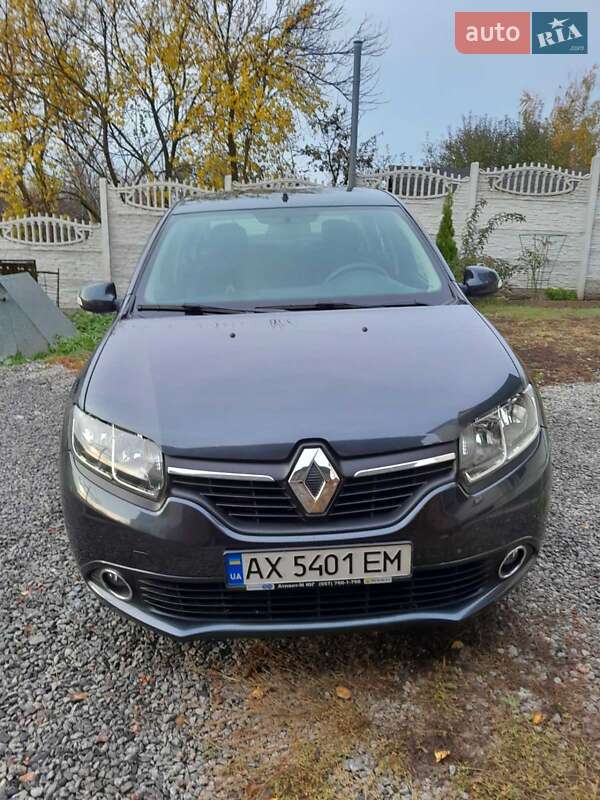 Седан Renault Logan 2016 в 