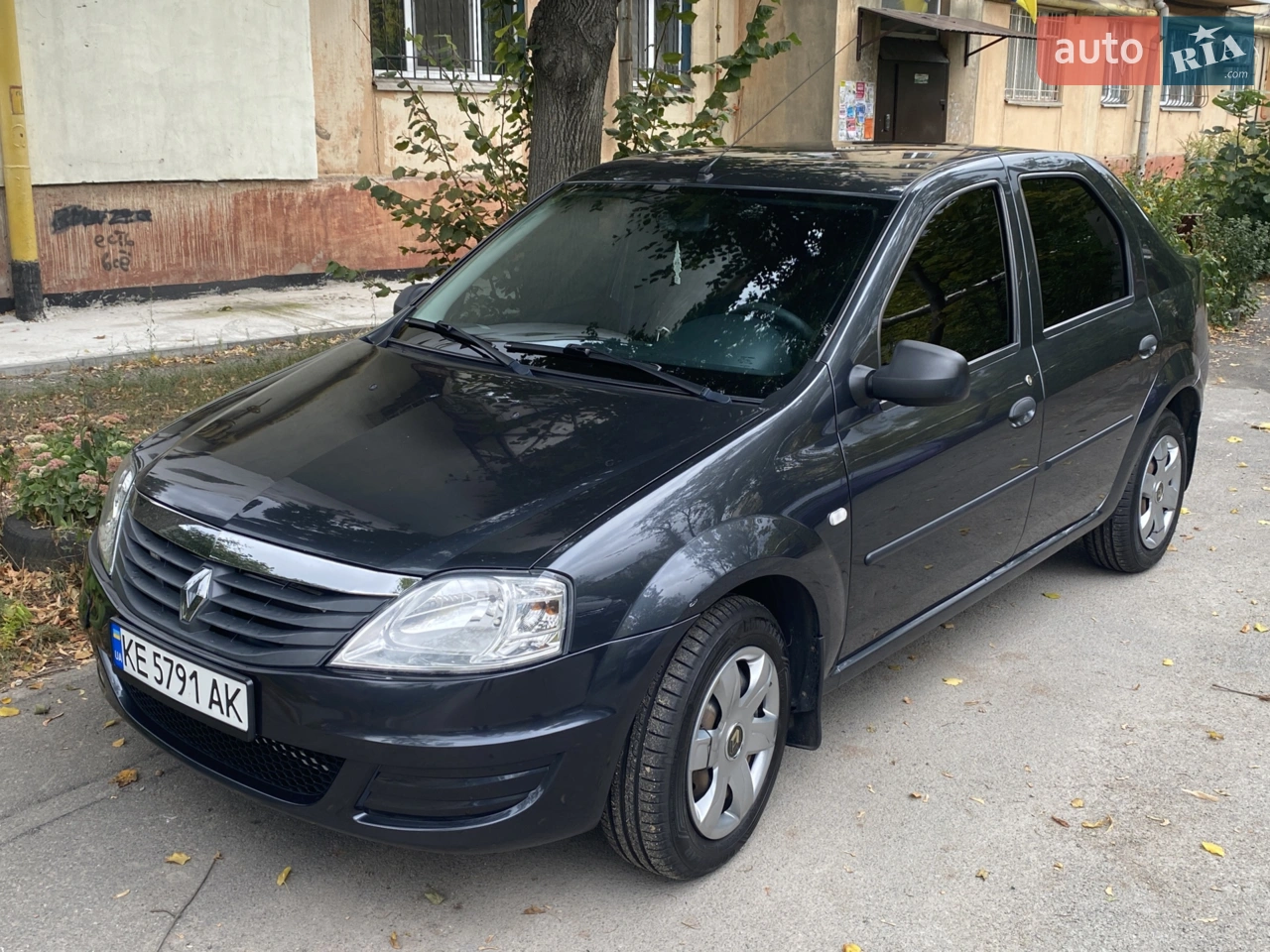 2010 Renault Logan - мініатюра 11