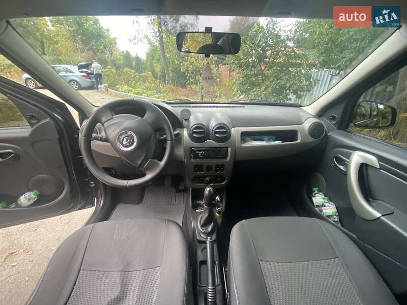 Седан Renault Logan 2010 в Днепре