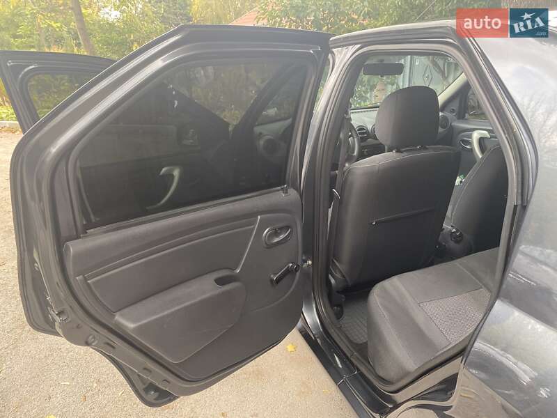 Седан Renault Logan 2010 в Днепре
