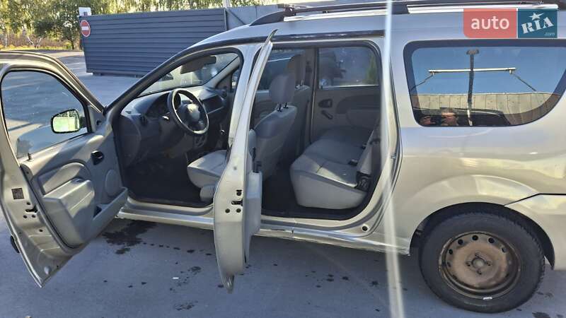 Универсал Renault Logan 2012 в Киеве фото 2 Универсал Renault Logan 2012 в Киеве