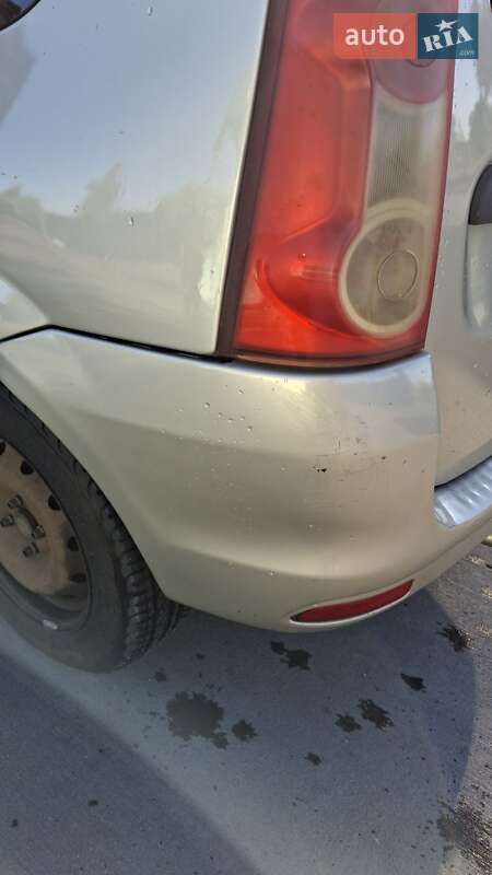 Универсал Renault Logan 2012 в Киеве фото 11 Универсал Renault Logan 2012 в Киеве