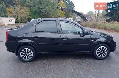 Седан Renault Logan 2011 в 