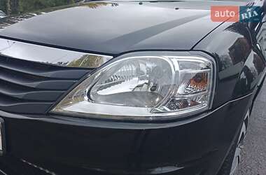 Седан Renault Logan 2011 в 