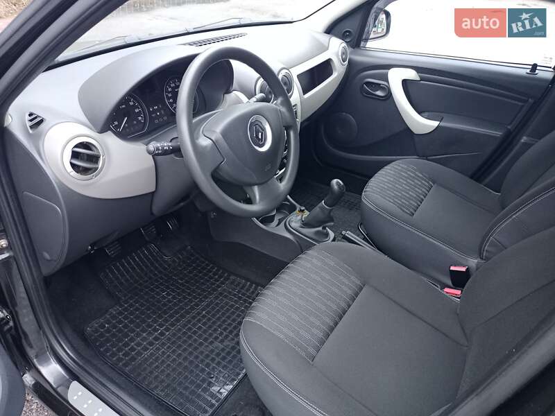 Седан Renault Logan 2011 в Полтаве фото 25 Седан Renault Logan 2011 в Полтаве