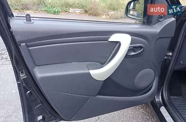 Седан Renault Logan 2011 в 