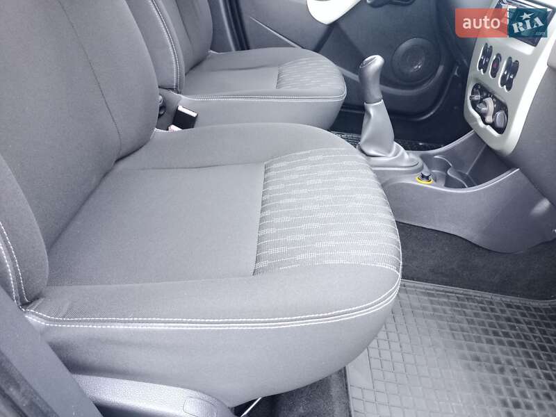 Седан Renault Logan 2011 в Полтаве фото 36 Седан Renault Logan 2011 в Полтаве