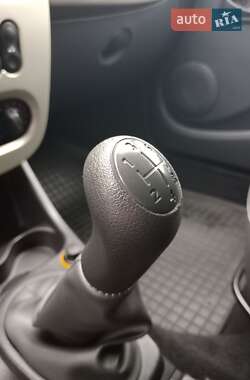 Седан Renault Logan 2011 в 