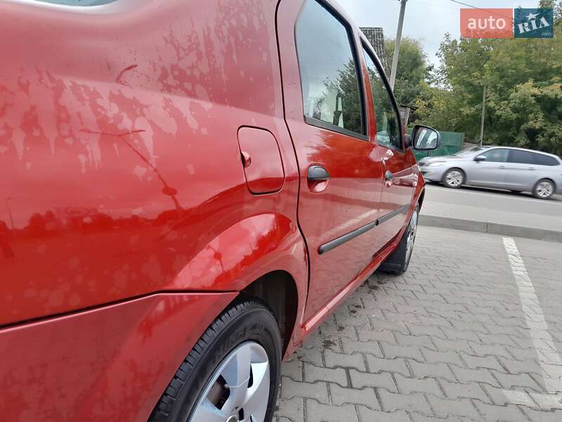 Седан Renault Logan 2009 в Дубні