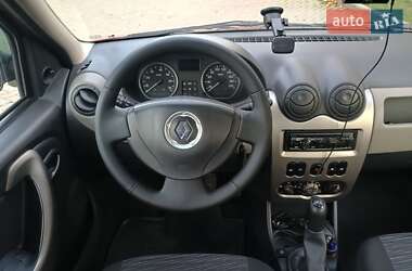 Седан Renault Logan 2011 в 