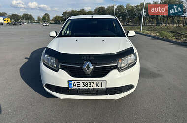 Седан Renault Logan 2014 в 