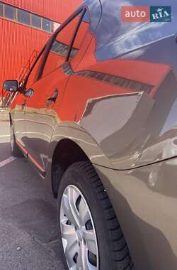 Седан Renault Logan 2019 в 