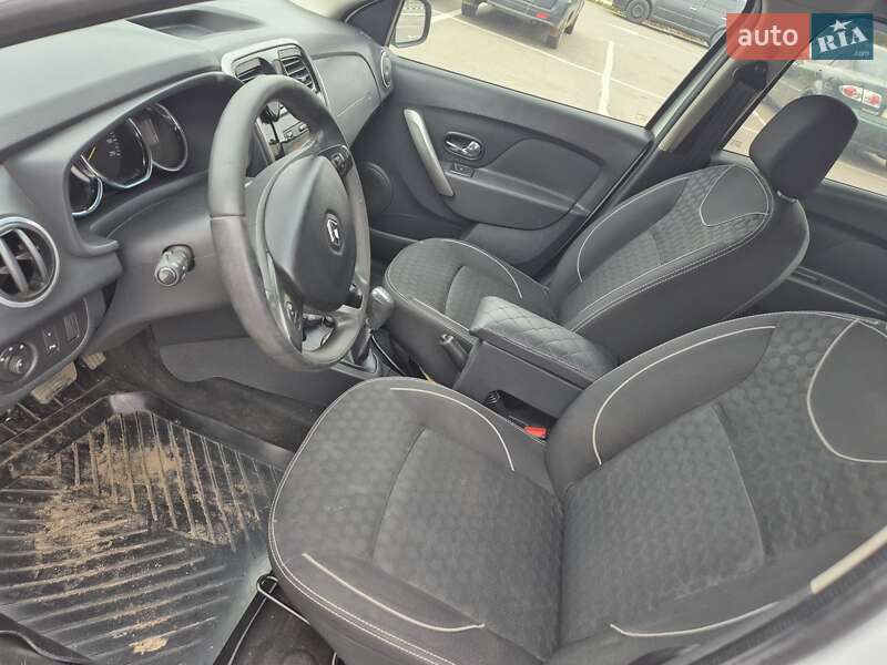 Седан Renault Logan 2016 в Харкові