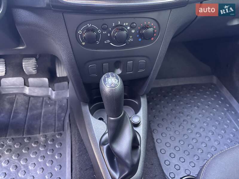 Седан Renault Logan 2017 в Ивано-Франковске фото 17 Седан Renault Logan 2017 в Ивано-Франковске