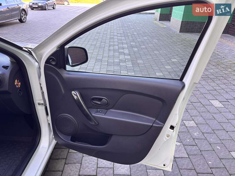 Седан Renault Logan 2017 в Ивано-Франковске фото 21 Седан Renault Logan 2017 в Ивано-Франковске