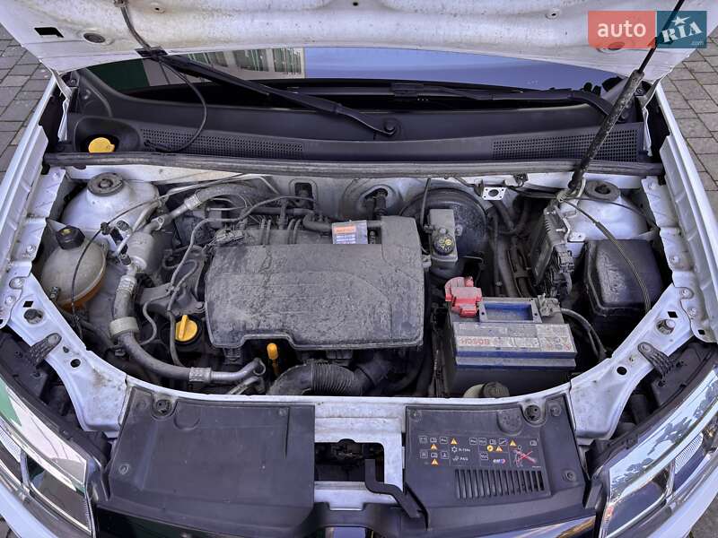 Седан Renault Logan 2017 в Ивано-Франковске фото 32 Седан Renault Logan 2017 в Ивано-Франковске