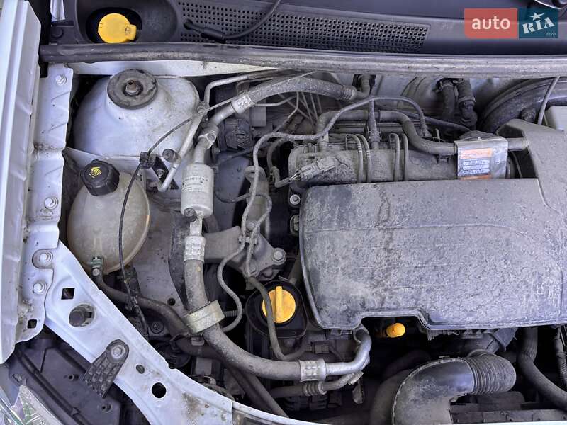 Седан Renault Logan 2017 в Ивано-Франковске фото 35 Седан Renault Logan 2017 в Ивано-Франковске