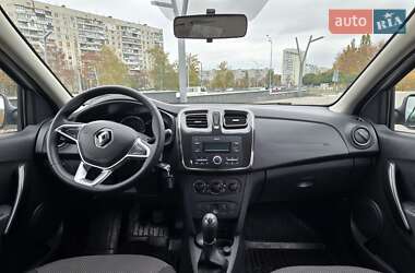Седан Renault Logan 2018 в 