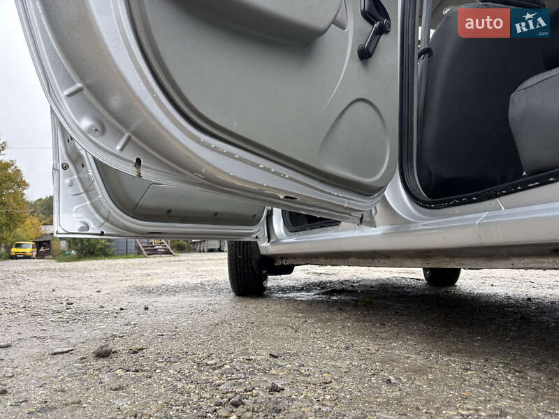 Універсал Renault Logan 2010 в Кам'янець-Подільському фото 24 Універсал Renault Logan 2010 в Кам'янець-Подільському