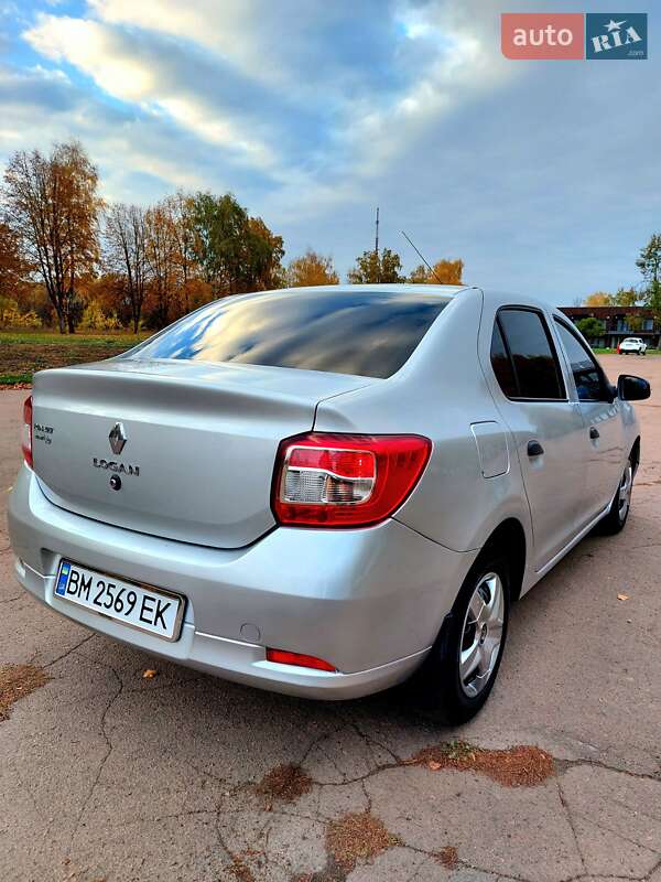 Седан Renault Logan 2015 в Тростянці