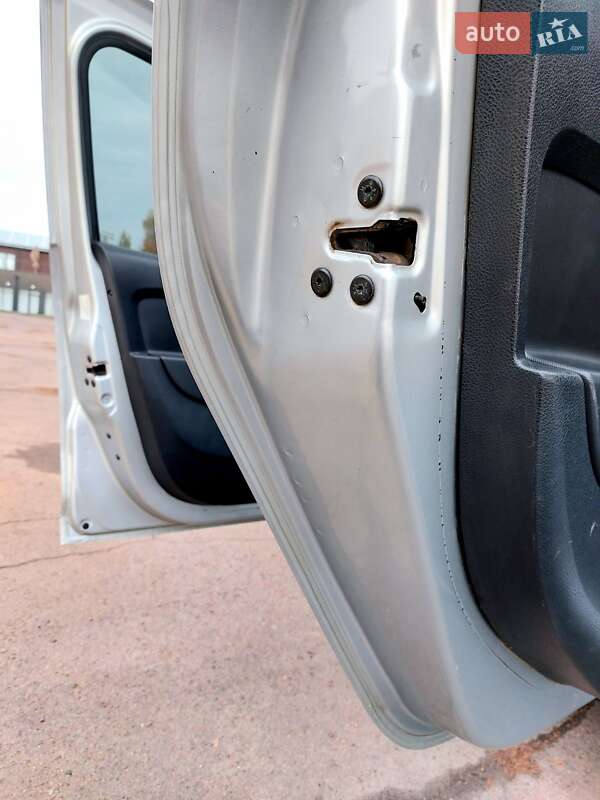 Седан Renault Logan 2015 в Тростянці