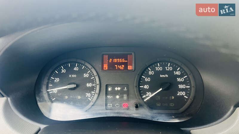 Седан Renault Logan 2013 в Кривом Роге фото 14 Седан Renault Logan 2013 в Кривом Роге