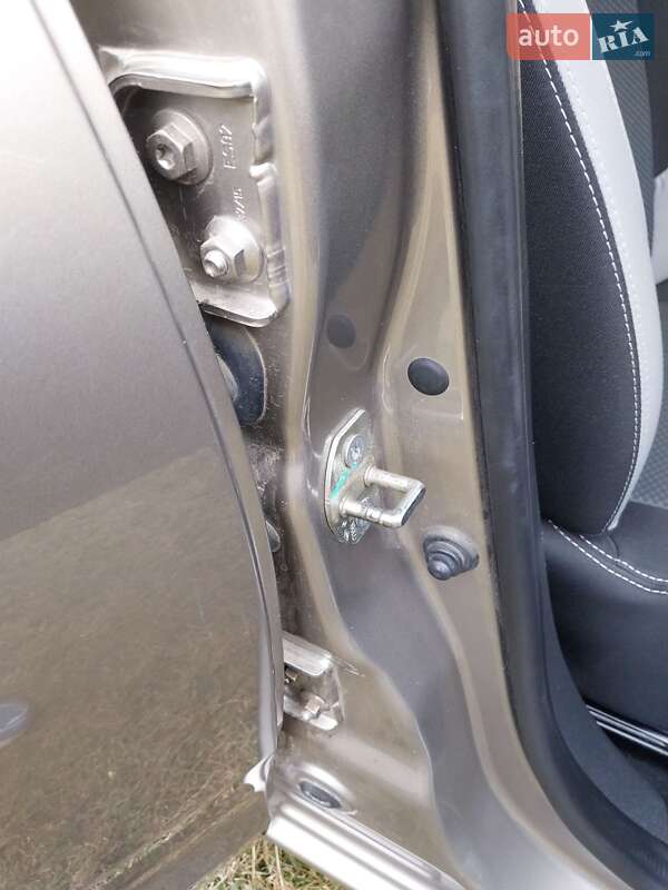 Седан Renault Logan 2015 в Черновцах фото 13 Седан Renault Logan 2015 в Черновцах