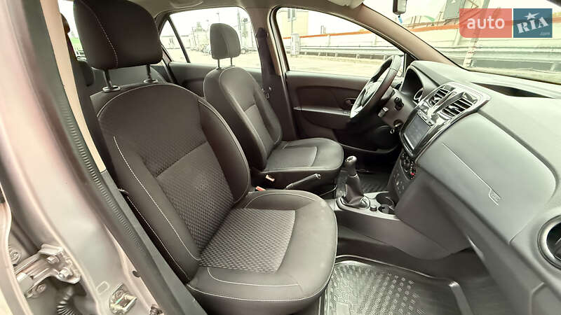 Седан Renault Logan 2017 в Киеве фото 40 Седан Renault Logan 2017 в Киеве