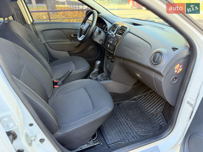 Седан Renault Logan 2017 в Одесі фото 12 Седан Renault Logan 2017 в Одесі