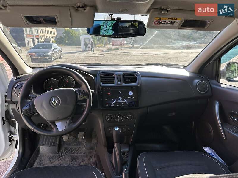 Седан Renault Logan 2013 в Днепре