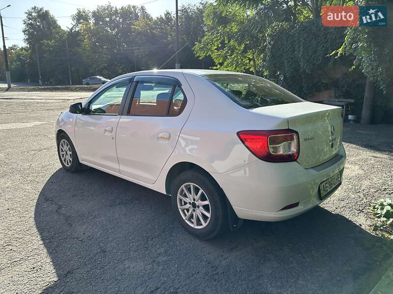 Седан Renault Logan 2013 в Днепре