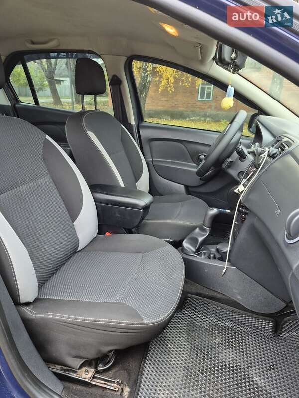 Седан Renault Logan 2013 в Краснограде фото 6 Седан Renault Logan 2013 в Краснограде