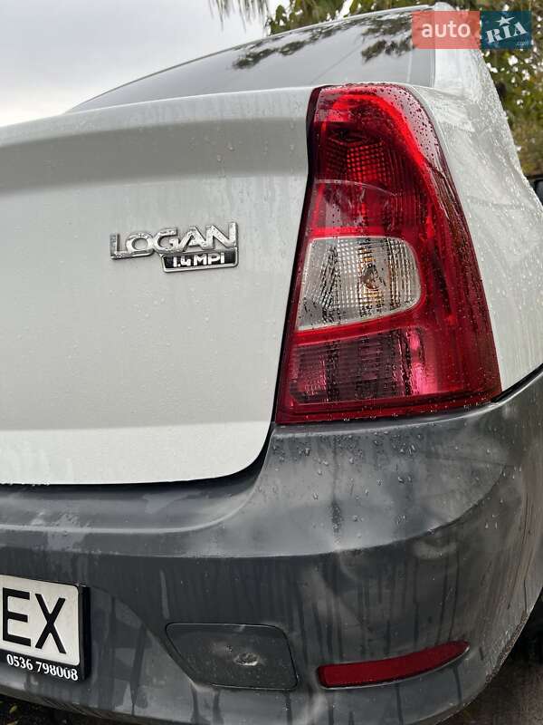 Седан Renault Logan 2011 в Кременчуге