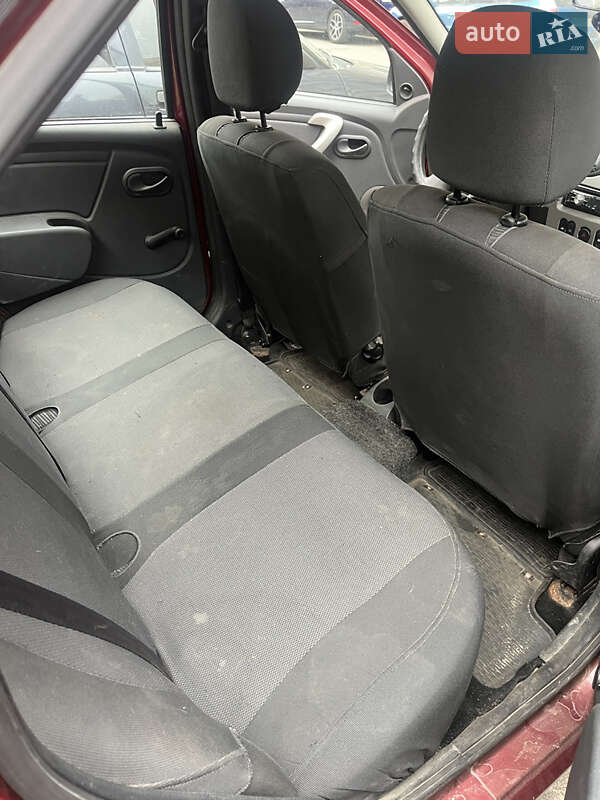 Седан Renault Logan 2011 в Киеве