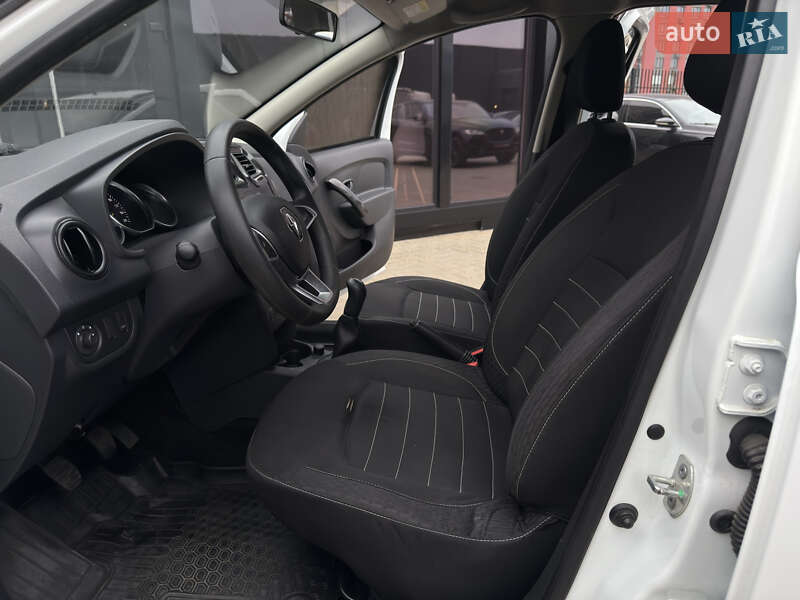 Седан Renault Logan 2021 в Киеве