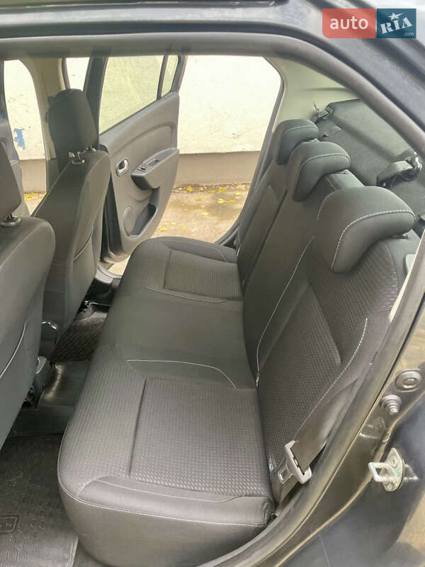 Седан Renault Logan 2017 в Марганце