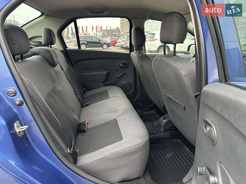 Седан Renault Logan 2014 в Киеве фото 15 Седан Renault Logan 2014 в Киеве