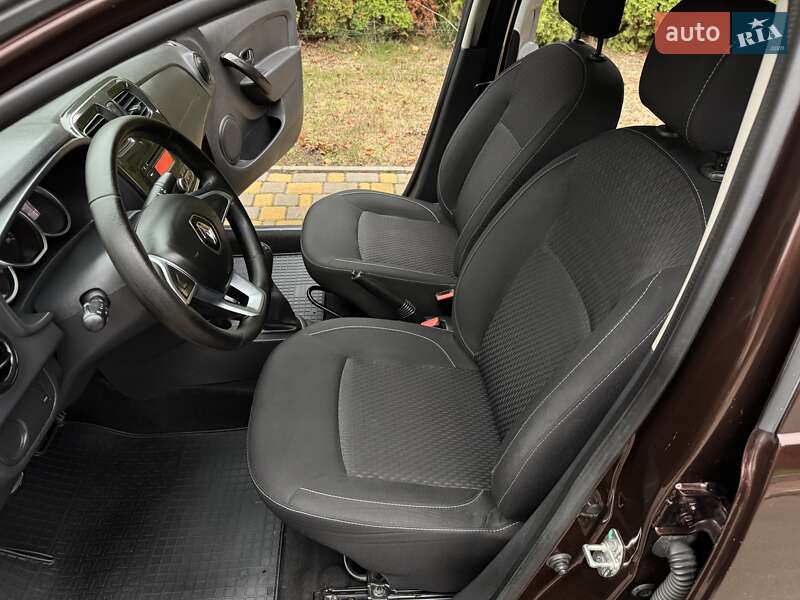 Седан Renault Logan 2017 в Одесі фото 40 Седан Renault Logan 2017 в Одесі