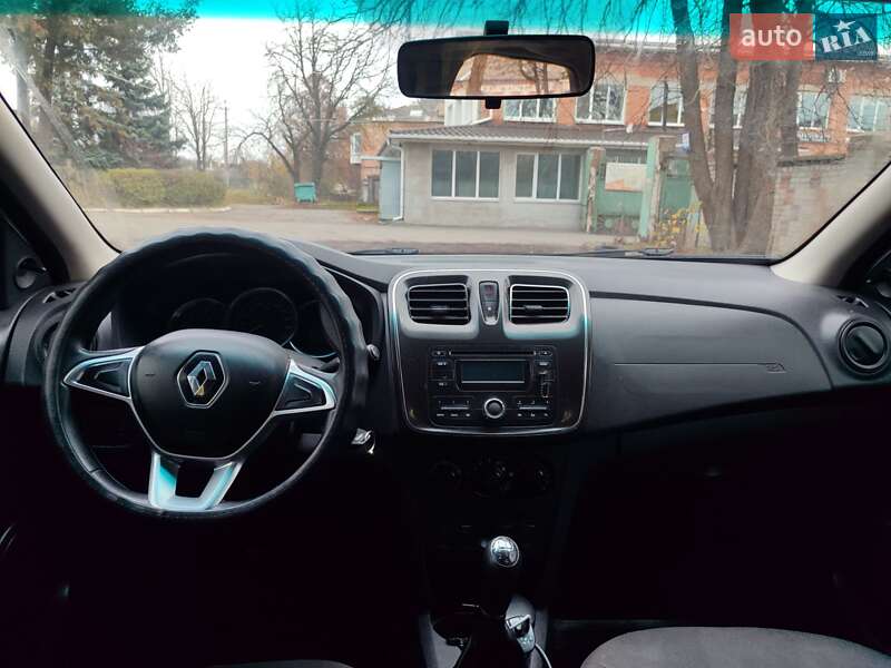 Седан Renault Logan 2017 в Глухове