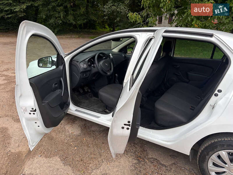 Седан Renault Logan 2013 в Львове фото 15 Седан Renault Logan 2013 в Львове