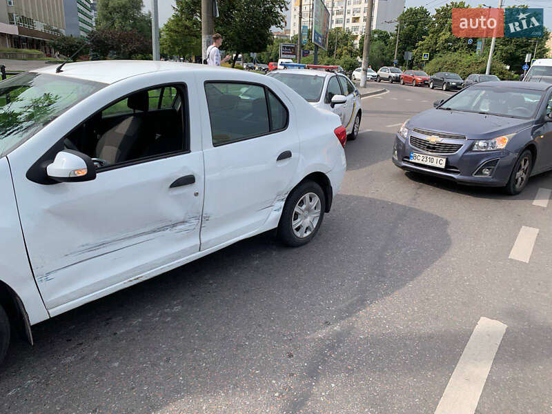 Седан Renault Logan 2013 в Львове фото 26 Седан Renault Logan 2013 в Львове