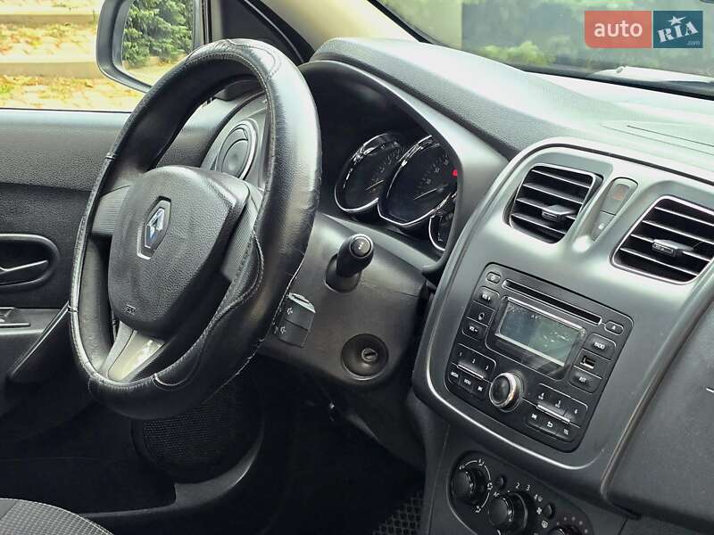 Седан Renault Logan 2013 в Харкові