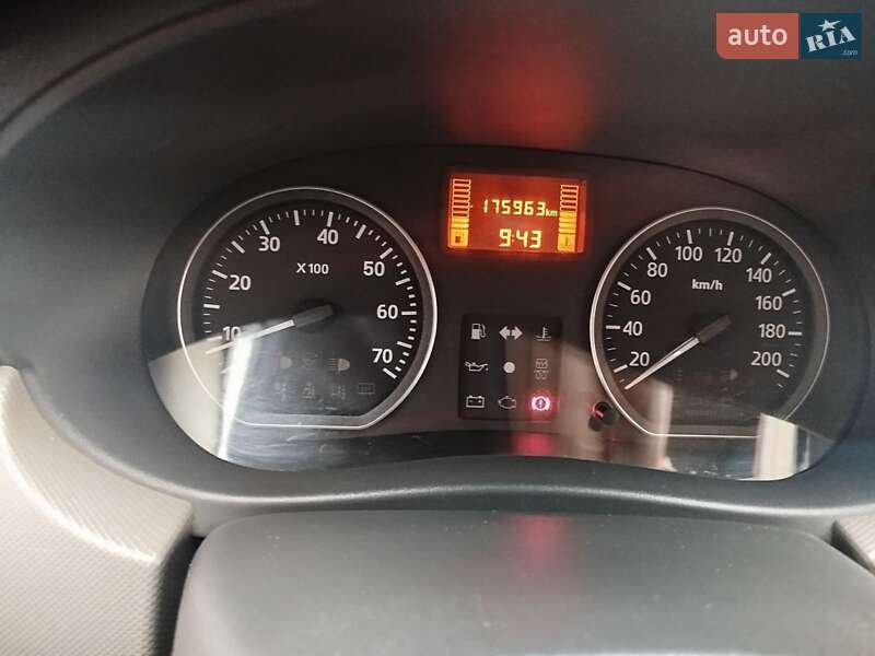 Седан Renault Logan 2012 в Киеве