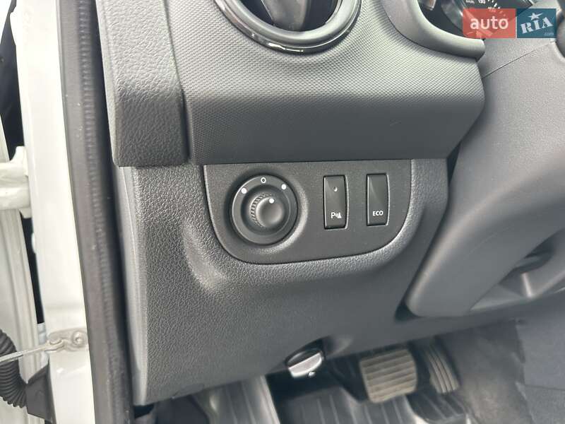 Седан Renault Logan 2021 в Киеве