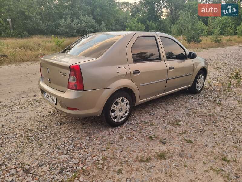 Седан Renault Logan 2012 в Полтаве